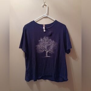 Women's Black And White Tree Size 2XL Bella Canvas T-shirt